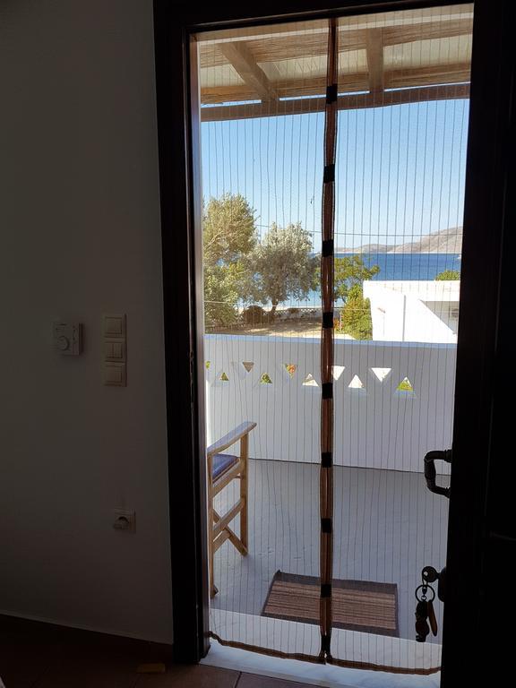 Theo'S Vacation Home 스키로스 외부 사진